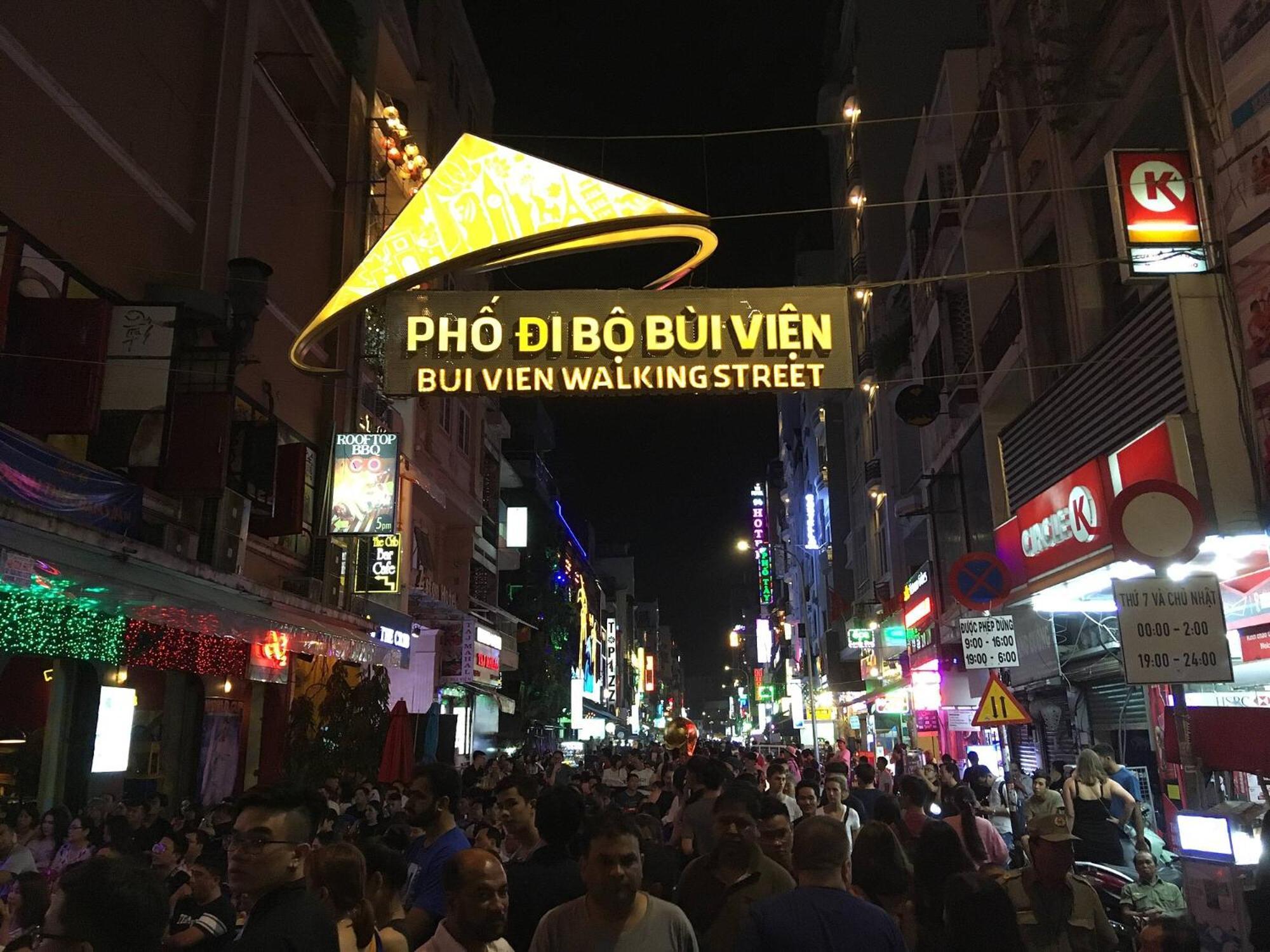 Ban Cong Luxury Tuyet Dep Trung Tam Q1-gia Uu Dai * Ho Chi Minh City